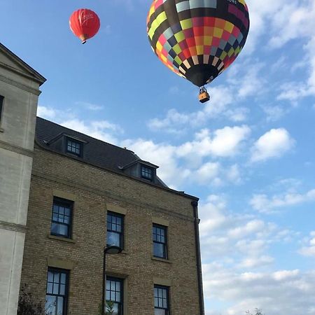 Upton Country Park Guest House Нортхамптън Екстериор снимка