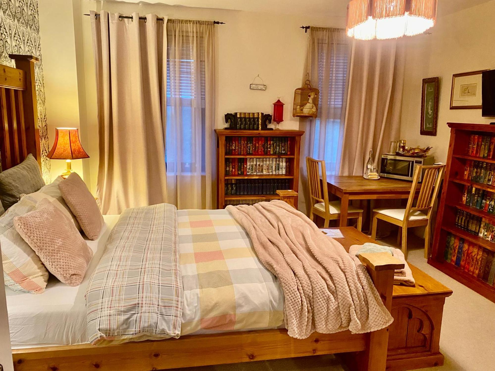 Upton Country Park Guest House Нортхамптън Екстериор снимка
