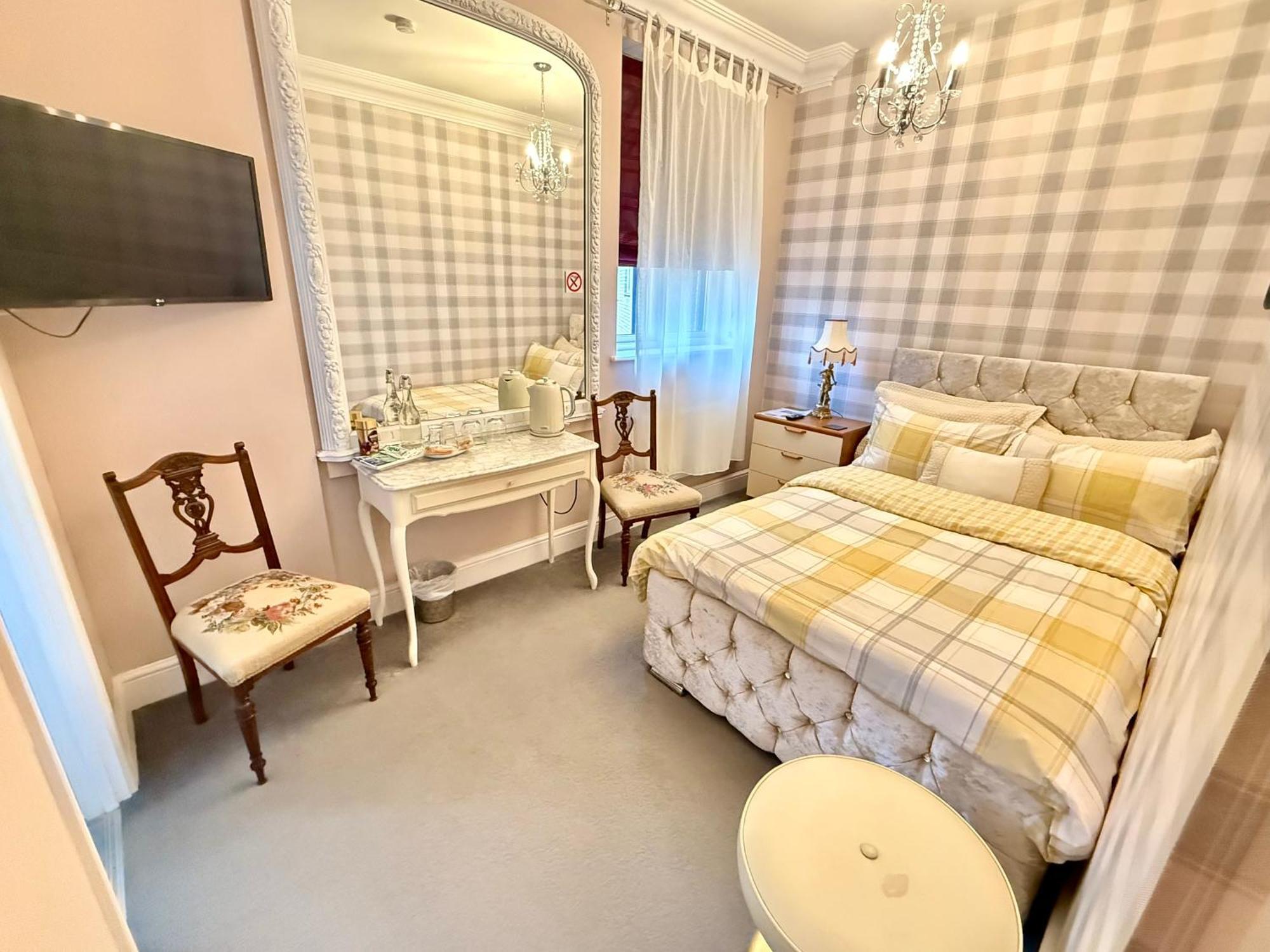 Upton Country Park Guest House Нортхамптън Екстериор снимка