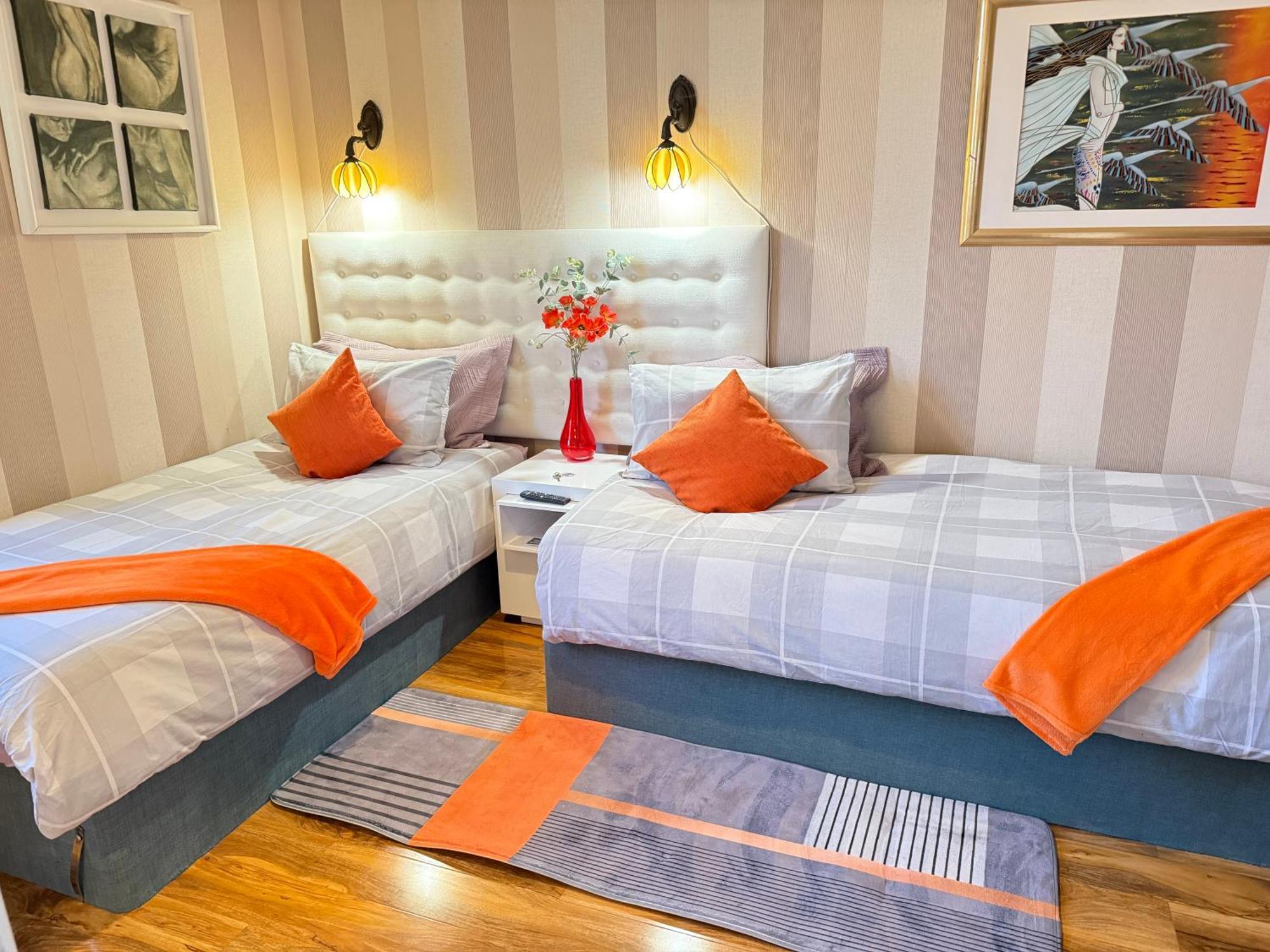 Upton Country Park Guest House Нортхамптън Екстериор снимка
